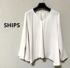 SHIPS シップス　ブラウス　Vネック きれいめ　セレモニー　ライトベージュ
