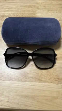 GUCCI 黒フレーム サングラス ケース付き