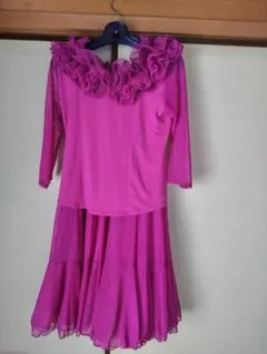 ピンク フリル付きダンスドレス