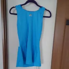 adidas　アディダス　フーデットチュニック