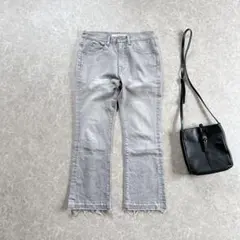 フレームワーク　クロップド　フレアデニムパンツ　カットオフ　グレーのサムネイル