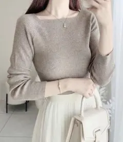 mily bilet スクエアネックリブニットプルオーバー