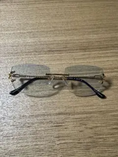 コムドット　やまと着用　リムレスサングラス