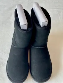 美品UGGブラックムートンブーツのサムネイル