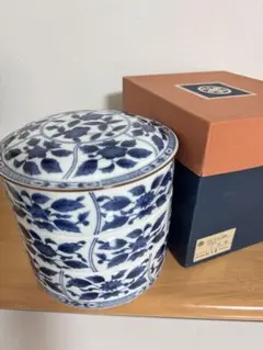 たち吉　三段重蓋付き　染付唐草　陶器