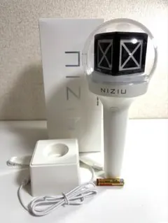 NiziU OFFICIAL LIGHT STICK ペンライトのサムネイル