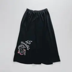 美品✨ TOKUKO 1er VOL スカート バックフリル　ブラック　人物のサムネイル
