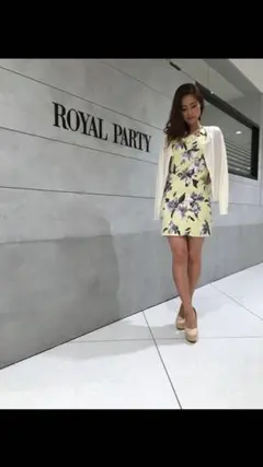 花柄ワンピース 結婚式