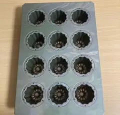 【新品未使用】CHIYODA 千代田金属 カヌレ12個型のサムネイル