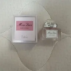 dior ディオール　ミニ香水　5ml ローズ&ローズ　オードトワレのサムネイル