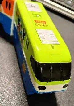 Item thumbnail for item 1e3dd8c2-1e37-41e9-9f5f-a51a6a20e1f8