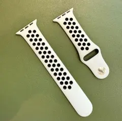 Nikeスポーツバンド ピュアプラチナム/ブラック ML843FE/A