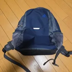 adidas ネイビー リュック