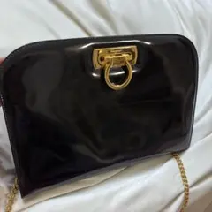 Salvatore Ferragamo 黒 レザー ショルダーバッグ　チェーン