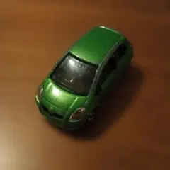 トミカ vitz