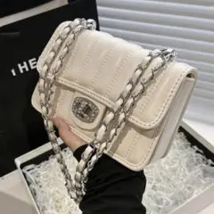 ショルダーバッグ 白 チェーン ビジュー キルティング