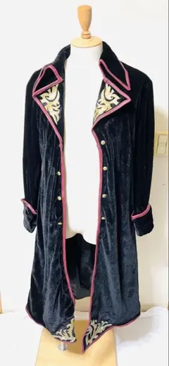 Item thumbnail for item 0523fb8c-a780-4354-81f3-80b04532fb97