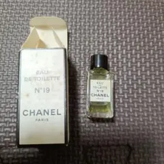CHANEL N°19 オードトワレ ミニボトルのサムネイル