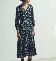 3連休特価‼️【タグ付き新品】グレースコンチネンタル／コスメモチーフプリントワンピ