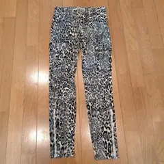 J BRAND (ジェーブランド) スキニーパンツ ヒョウ柄 カーゴスキニーのサムネイル