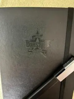 MOLESKIN製ベイスターズロゴ押印ノートとボールペンのサムネイル