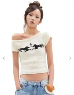 HILLDA Arcanic One-Shoulder Knit Top