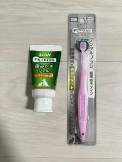 【新品未開封】LION PETKISS 犬用歯みがきジェル＆デンタルブラシセットのサムネイル