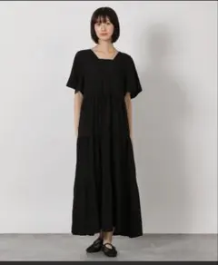 最終値下げ！ブラック ティアード ロングワンピース 半袖のサムネイル