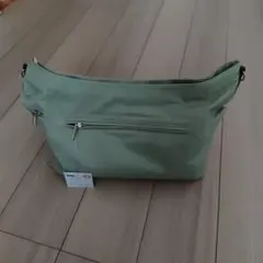軽量ナイロン ショルダーバッグ ペールグリーンのサムネイル