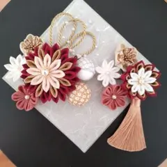 【つまみ細工】髪飾り 成人式 前撮り 濃い木苺色 金 ベージュ 桃 白 銀