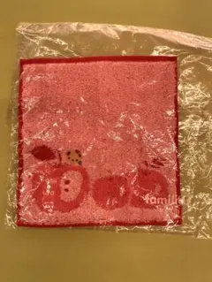 新品　familiar ファミリア リンゴ刺繍 ミニタオルハンカチのサムネイル