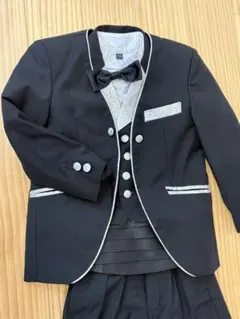 ブラックフォーマルスーツ 100cm 蝶ネクタイ付き