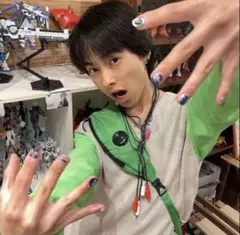 あおば着用COMMEdesGARCONSHOMMEPLUSニットセーターのサムネイル