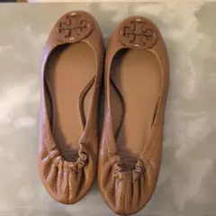 新品 TORY BURCH フラットシューズ ブラウンのサムネイル