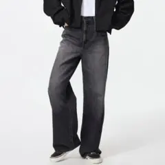 UNIQLO ワイドストレートジーンズ