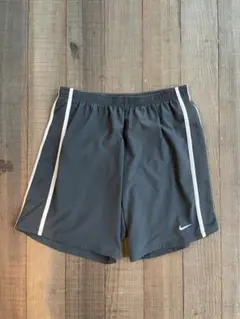 Nike DRI-FIT グレーショートパンツ L