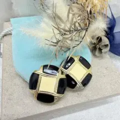 11.933【イヤリング】　レトロ　大ぶり　アクセサリー　ピアス変更可