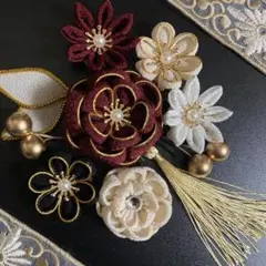 つまみ細工　ハンドメイド　髪飾り　ヘアアクセサリー　ワインレッド　赤　ボルドー