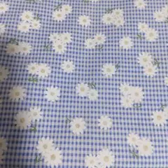 お値下げ 青色×白色チェック＆花柄がかわいい 生地(未使用)
