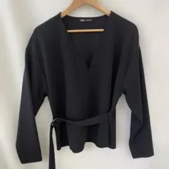 ZARA ブラック 長袖Vネックトップス