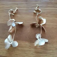 Item thumbnail for item 77db55dd-f99d-4276-b452-2a90ef7a6ccc