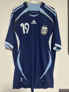 復刻版　アルゼンチン代表　アウェイ　メッシ　Sサイズ　紙タグ付 復刻版 アルゼンチン代表 アウェイ メッシ Sサイズ 紙タグ付 - メルカリ