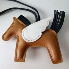 ペガサス 馬キーホルダー バッグチャーム 薄い茶色
