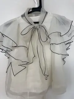 フリル付きシースルーシャツ ホワイト