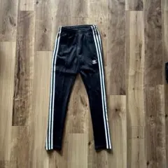 アディダス オリジナルス SST トラックパンツ ジャージ 黒 XSサイズのサムネイル