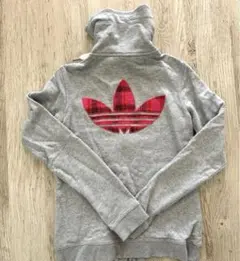 アディダス　パーカー　レディース