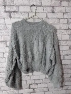 グレー ファー風 クロップドニット 長袖　ショート丈