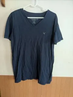 American Eagle Outfitters Vネック Tシャツ Sのサムネイル