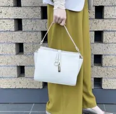MONO COMME CA モノコムサ ロゴプレート ミニショルダーバッグのサムネイル