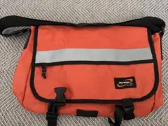 メッセンジャーバッグ